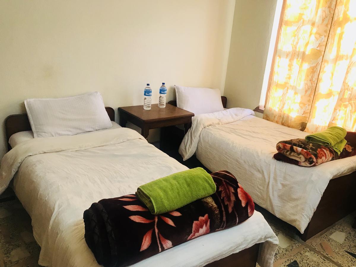Dungkar Guest House Катманду Экстерьер фото