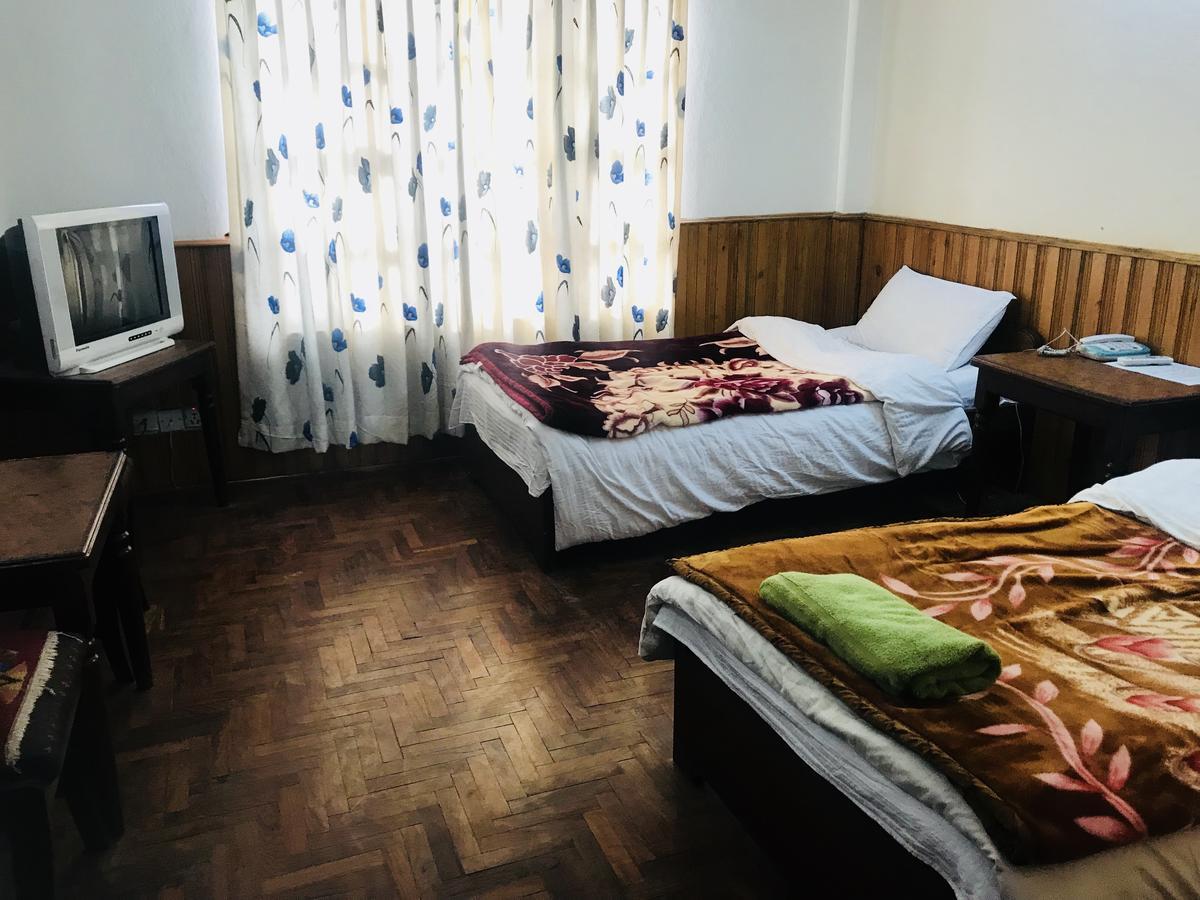 Dungkar Guest House Катманду Экстерьер фото